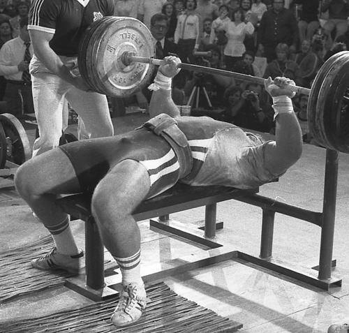 比尔·卡兹迈尔:3次世界最强大力士冠军,因实力太强被禁赛